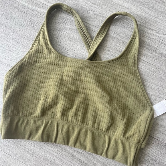 Fabletics  Green Sculptknit Sports Bra Size Medium - Picture 3 of 6